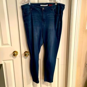 Celebrity pink size 20 women’s skinny jeans EUC